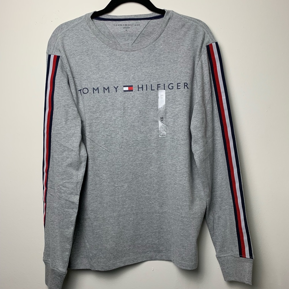 🔥Gray Tommy Hilfiger Long sleeve Stripe T Shirt